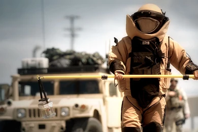 Explosive Ordnance Disposal Technicians (EOD) : Navy.com