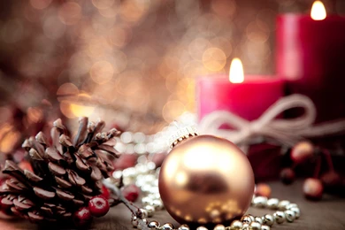 Free Holiday Candles Wallpapers