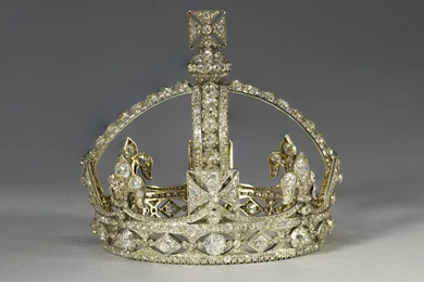 Download Royal Queen Crown Wallpapers High Quality Resolution ...