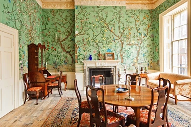Peonies And Orange Blossoms: Chic Chinoiserie Wallpapers