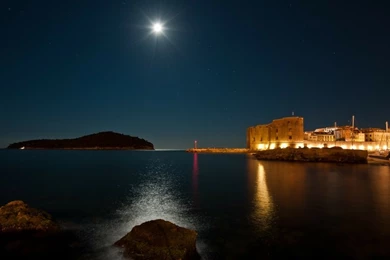 Ocean Cityscapes Night Moon Buildings Dubrovnik Sea 2880x1800 ...
