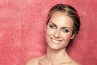 Amber Valletta HD Wallpapers For Desktop Download