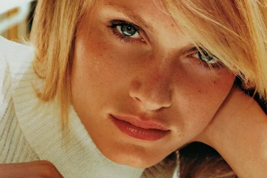 Amber Valletta 019 :: Amber Valletta Wallpapers :: ShareWallpapers