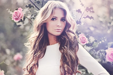 1600x1200 Beautiful Woman Wallpapers