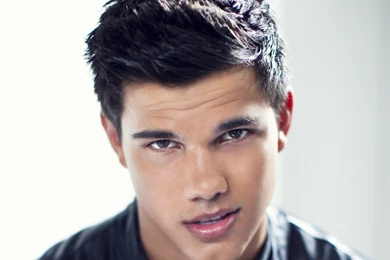 Taylor Lautner Man Twilight Chase HD Wallpapers