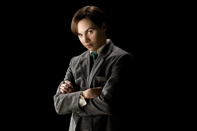 Frank Dillane Harry Potter Tom Marvolo Riddle Voldemort Wallpapers ...