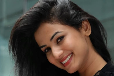 Sonal Chauhan Beautiful HD Wallpapers