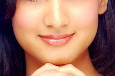 Sonal Chauhan Wallpapers, Sonal Chauhan Hot Images & Photos ...