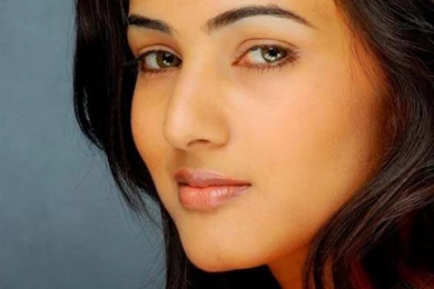 Celebrities Wallpapers: Sonal Chauhan