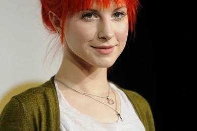 The Gallery For   > Hayley Williams Beach Wallpapers