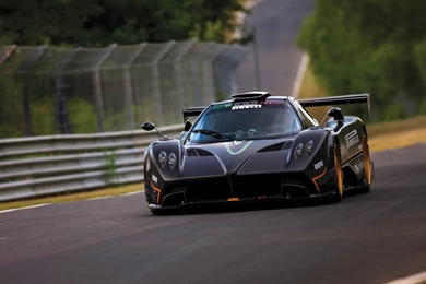 Download Cars Pagani Wallpapers 1368x768