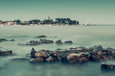 InterfaceLIFT: 3360x1050 Wallpapers Sorted By Comments