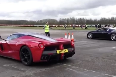 Ferrari LaFerrari And Bugatti Veyron Drag Race