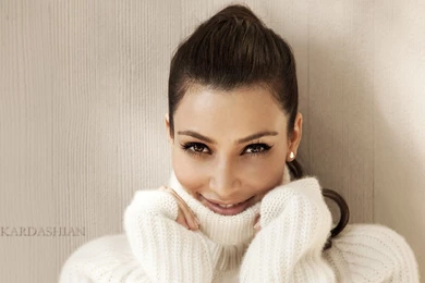 Kim Kardashian Widescreen Wallpapers