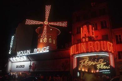 MOULIN ROUGE WALLPAPER   (