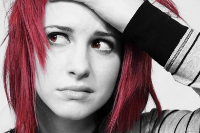 Download 1366x768 Sad Hayley Williams Wallpapers