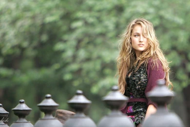 Leelee Sobieski Wallpapers HD Download