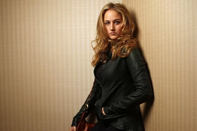 Leelee Sobieski Height, Weight, Measurements, Bra Size, Statistics