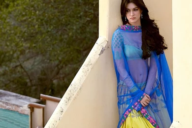 Kriti Sanon Actress Desktop Wallpapers In Hd Free Celebrity ...