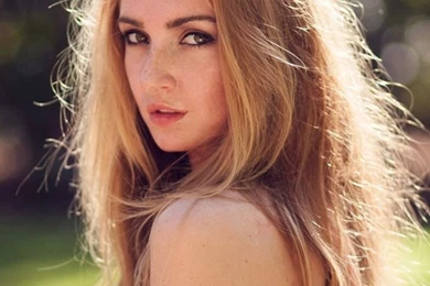 Nice Girl At Sunshine iPhone Wallpapers