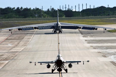 F16 B52 >> HD Wallpaper, Get It Now!