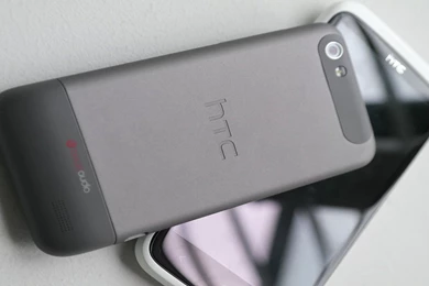 2012 HTC One V Product wallpaper.jpg