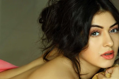 Hansika Motwani Cute Wallpapers ~ Toptenpack.com