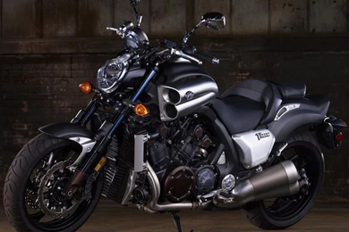 Muscle Bike Trio: Ducati Diavel, Yamaha VMAX And Triumph Rocket III