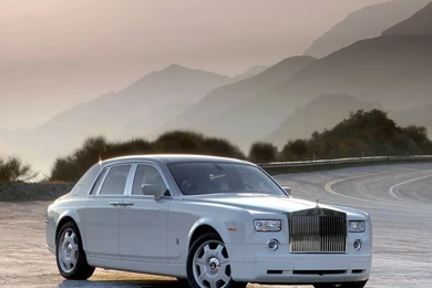 White Rolls Royce Phantom Wallpapers