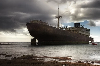 STRANDED GHOST SHIP WALLPAPER   (