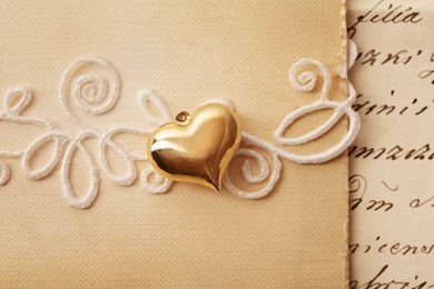 Heart Pendant On Love Letter Wallpapers   1680x1050   249263