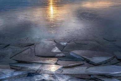 Bow Lake. 9 Amazing And Beautiful Snowy And Ice Lake Scenery ...