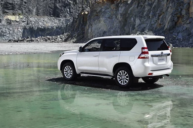 14 2014 Toyota Land Cruiser HD Wallpapers