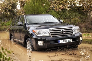 2012 Toyota Land Cruiser 200 – Pictures, Information And Specs ...