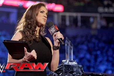 Stephanie McMahon Finally Delivers Her Legacy Of Excellence Award ...