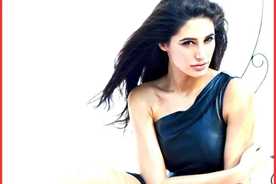 65 Hot And Best Nargis Fakhri Wallpapers, HD Images, Hot Photos