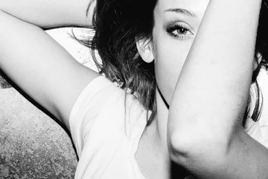 Full View And Download Black And White Model Wallpapers 2