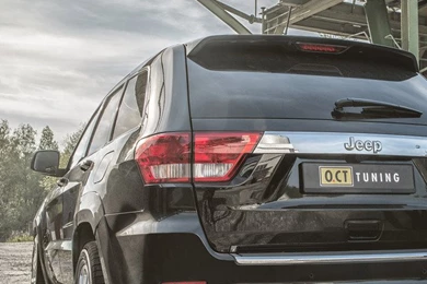 Download Jeep Grand Cherokee SRT8 Back View Wallpapers For iPhone 4