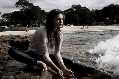 Phoebe Tonkin Wallpapers – GotCeleb: Wallpapers