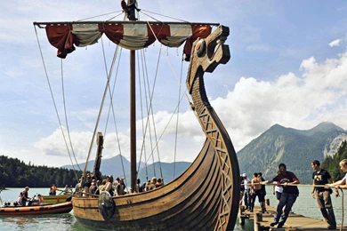 Vicky The Viking Men Viking Ship   (