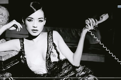 Zoe Felix Side Face Closeups Wallpapers