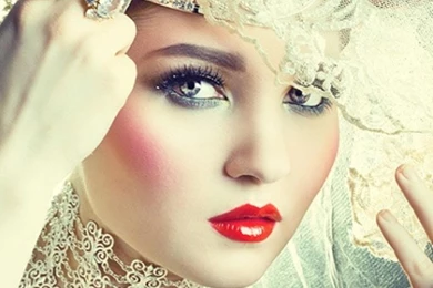 BEAUTIFUL RED LIPS WALLPAPER   (