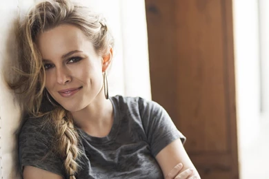 Beautiful Ladies Post, Bridgit Mendler Smiling, Blonde Hair And ...