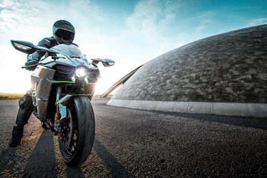 Kawasaki Ninja H2 Bike Wallpapers HD For Desktop Download