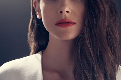 Alison Brie iPhone 6 Plus Wallpapers (1080x1920)