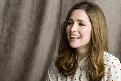Rose Byrne Smile 4644 2560x1828   UMad.com
