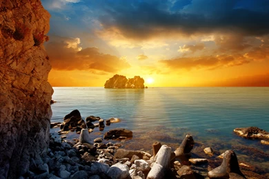 Download Wallpapers 3840x2400 Rocks, Beach, Sea, Sun, Rays, Light ...