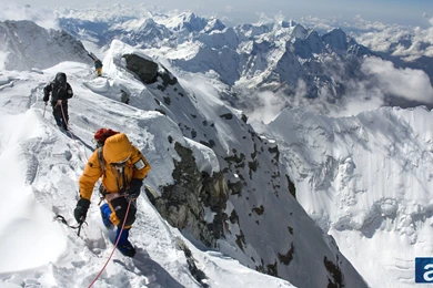 Adventure Journal – Wallpapers Wednesday: Mount Everest Summit