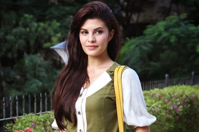 Jacqueline Fernandez Beautiful Long Hairs HD Wallpapers
