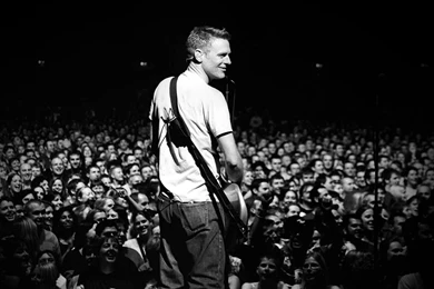 Download Wallpapers 2048x1152 Bryan Adams, Look, Guitar, Fan, Faces ...